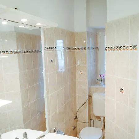 Apartma Mariella 皮兰